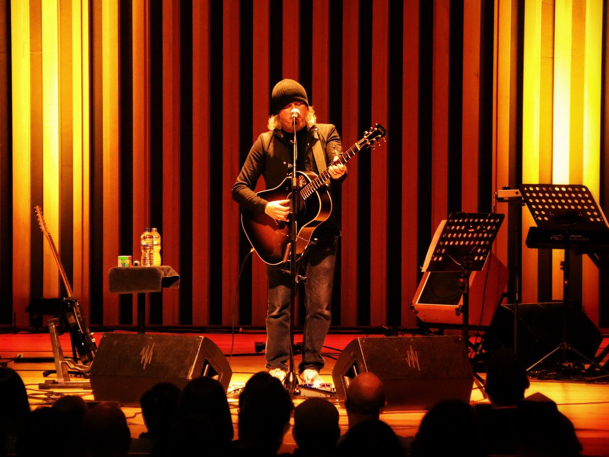 stevenboonphotography (@stevenboonphoto) on Twitter photo Brilliant concert - as expected - from <a href="/badly_drawn_boy/">Badly Drawn Boy</a> at <a href="/StollerHall/">The Stoller Hall</a> last night. Cheers Damon. Brilliant concert - as expected - from <a href="/badly_drawn_boy/">Badly Drawn Boy</a> at <a href="/StollerHall/">The Stoller Hall</a> last night. Cheers Damon.