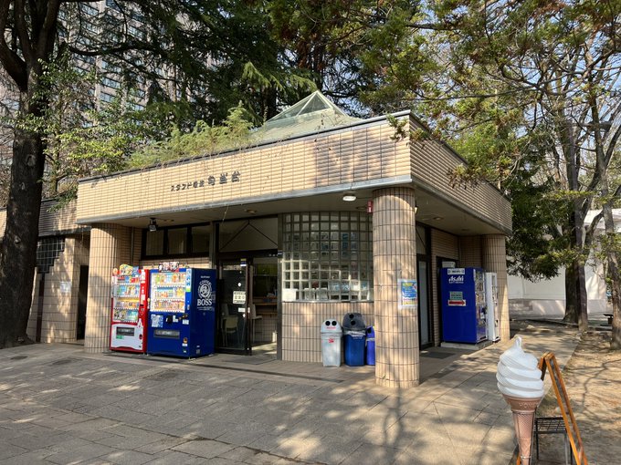 The little café/canteen next to the タチアガレ stage still has so