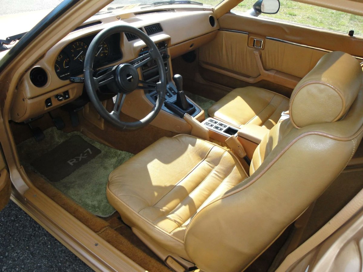 LienhardRacing's tweet image. #rotarypower
22k-Mile 1983 Mazda RX-7 GSL 5-Speed

© via bringatrailer.com/listing/1983-m…