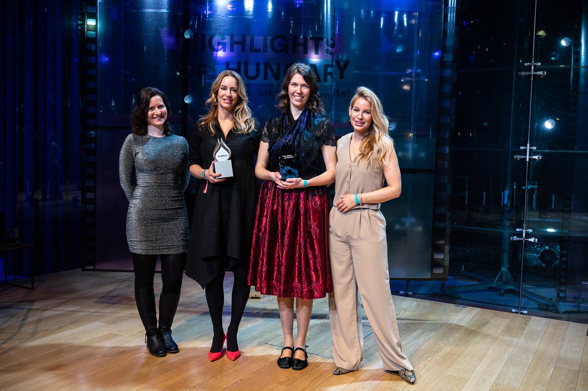 MCC_Budapest's tweet photo. Every year, #HighlightsOfHungary🇭🇺 brings us outstanding and inspiring achievements from across the Carpathian Basin.
We have presented our own award to the well-crafted @hbomax TV series #TheInformant, which tells the story of a young student in Communist Hungary in the 80s. https://t.co/7iox4bNcqi