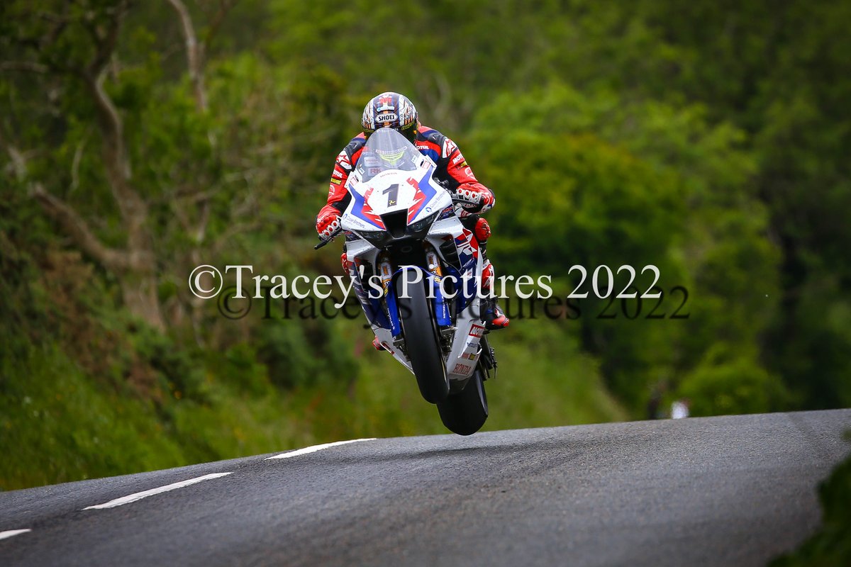 #flyingfriday It's almost the weekend... @jm130tt showing us how @HondaRacingUK  bikes fly!! @ShoeiHelmetsUK #loveTT #TT2022 @strawbs1907 see you all soon.... #TT2023