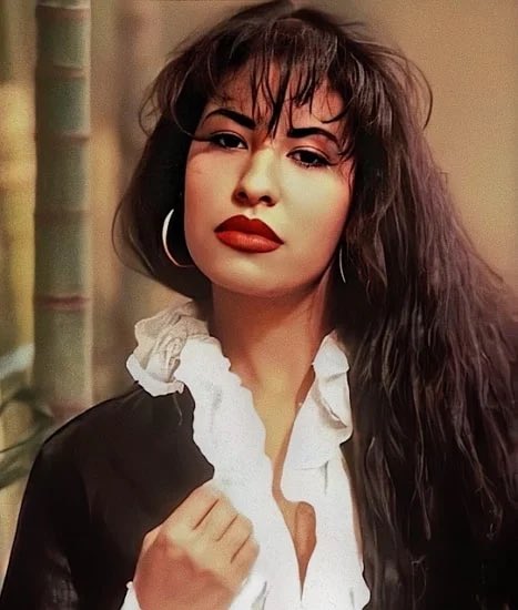 mrzvee01's tweet photo. FOREVER my favorite. . .Selena 🌹🙏🏼❤️ #SelenaQuintanilla #LoveHer #TheBest #28years https://t.co/RvCXac3J9v