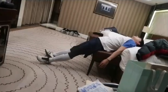 มีมอันใหม่จากพี่เชิน "me...after get off from work" 🤣🤣🤣
#YaoChen
#เหยาเชิน