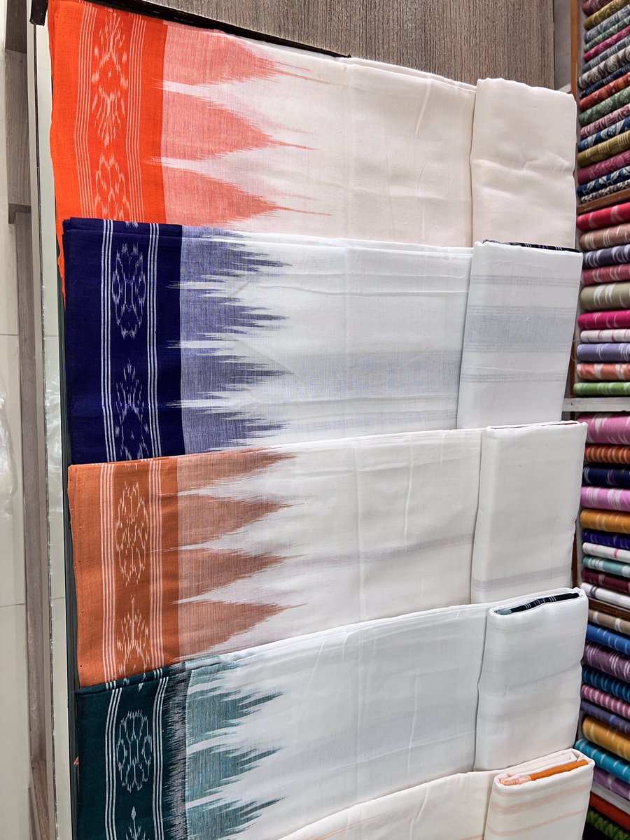 HandloomSaga's tweet photo. Hand woven pure Sambalpuri cotton temple border dhoti chaddar set for men in 10 x 5 size.
For Order Contact us on WhatsApp: https://t.co/WSGfcjHcoD https://t.co/HDyp8SRJqZ