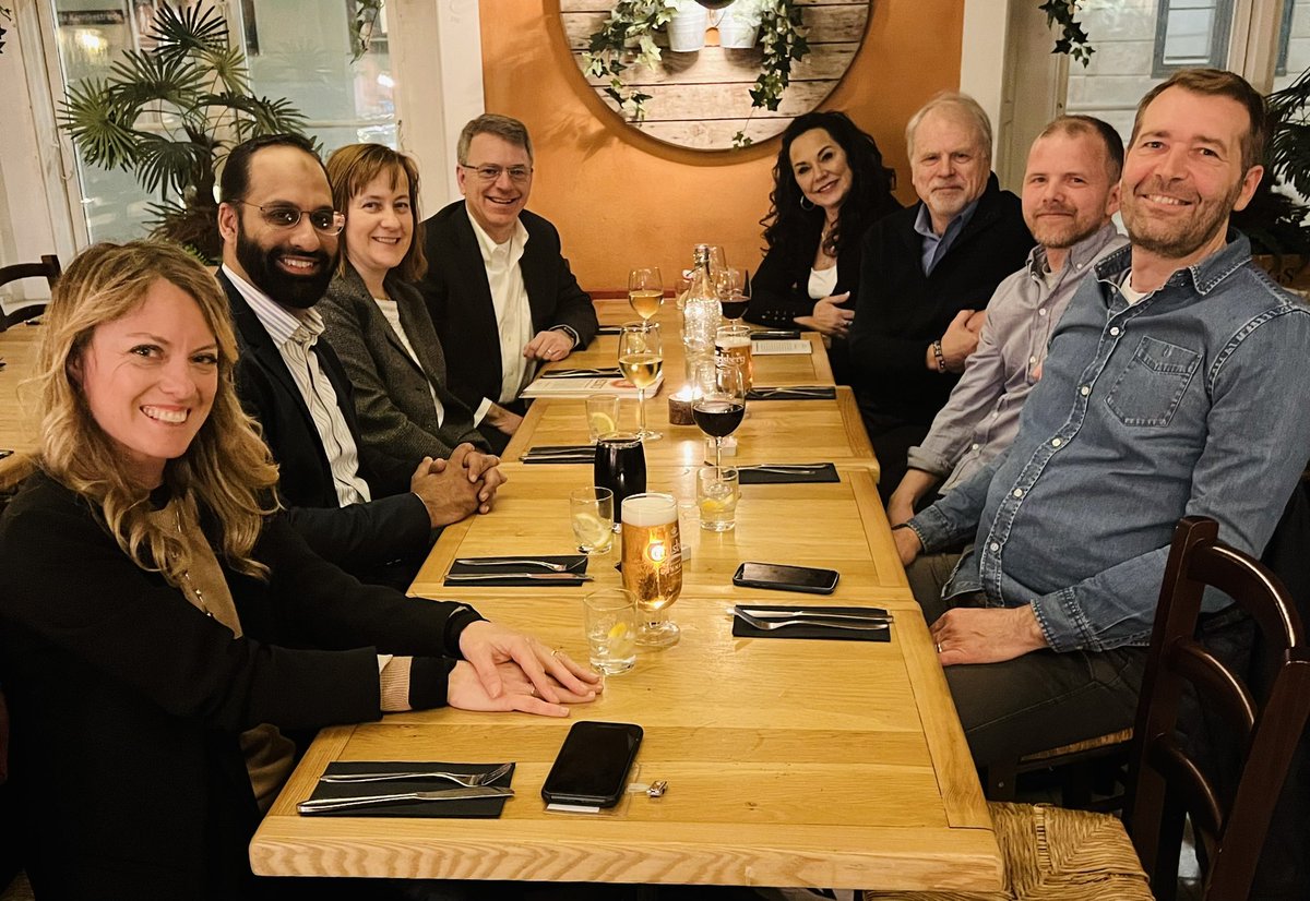The best friendships are bonded together by a great cause! Five countries represented at this table. Together we are stronger! #alkpositiveinc #alkpositivelungcancer #ELCC2023 #nuvalent #copenhagen