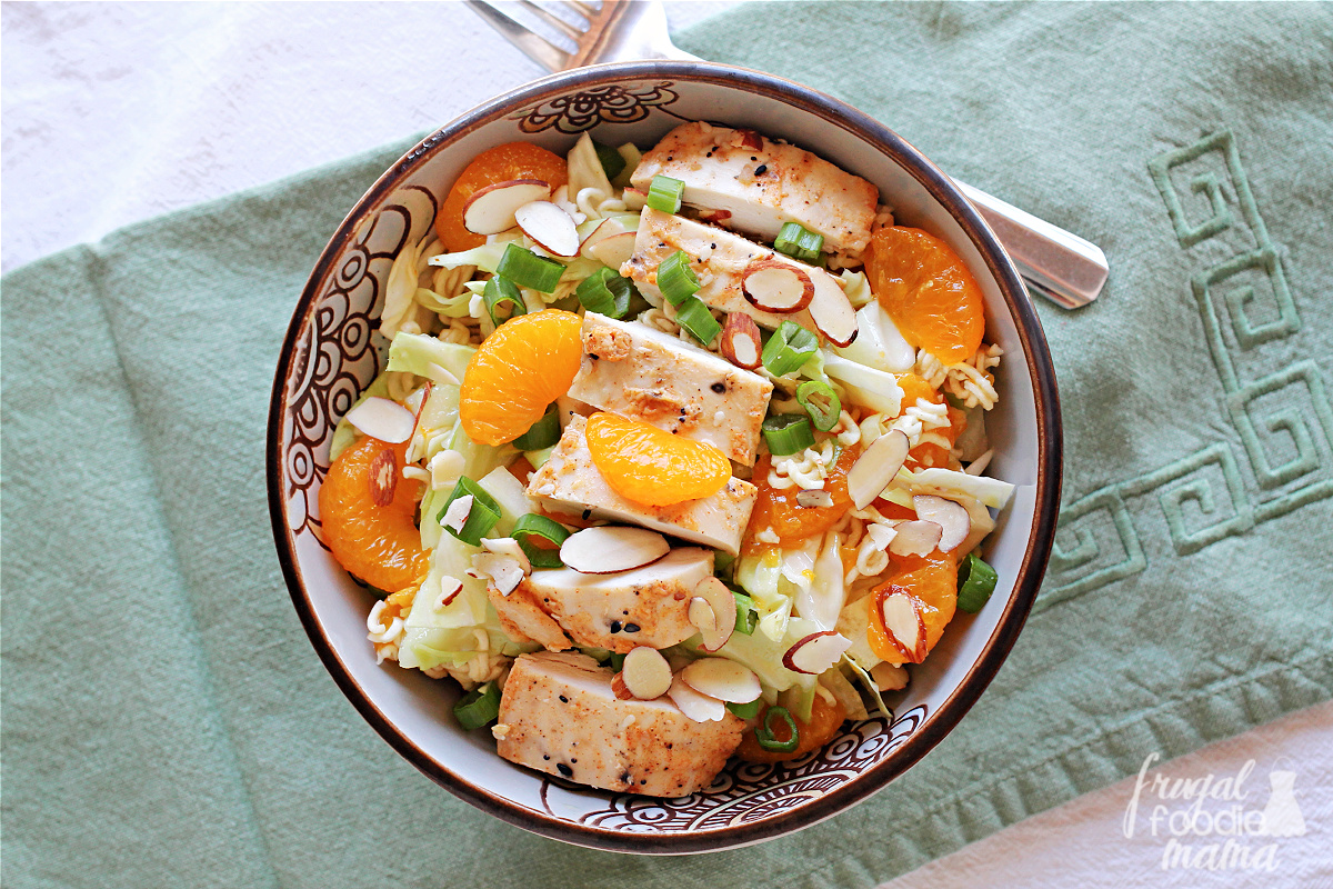 #newrecipe This time-saving Easy #ChickenRamen Salad uses pre-cooked chicken, canned mandarin oranges, & crunchy #ramennoodles to make a tasty, family-pleasing #dinnersalad in under 20 minutes. #Recipe at>> thefrugalfoodiemama.com/2023/03/easy-c… #salad #easydinneridea