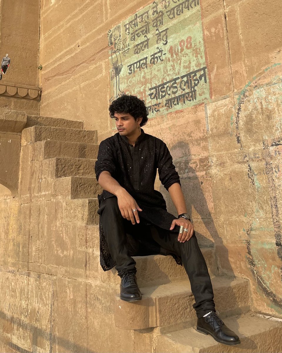 ManavPathak8's tweet photo. I feel straight Outta of Pakistani serial character https://t.co/7dB5hIQoPa