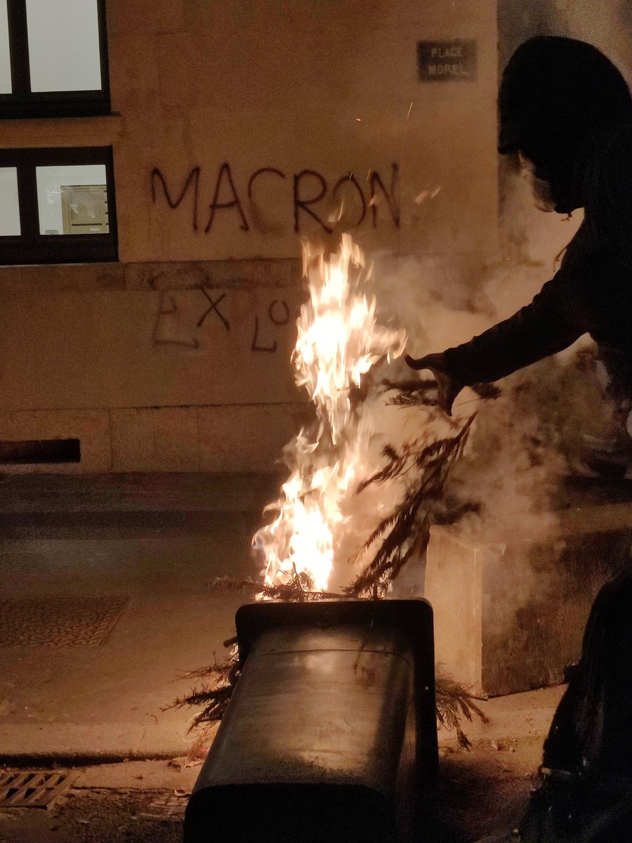 Theo_Bouh's tweet image. #macronexplosion ? #MacronOrdure !