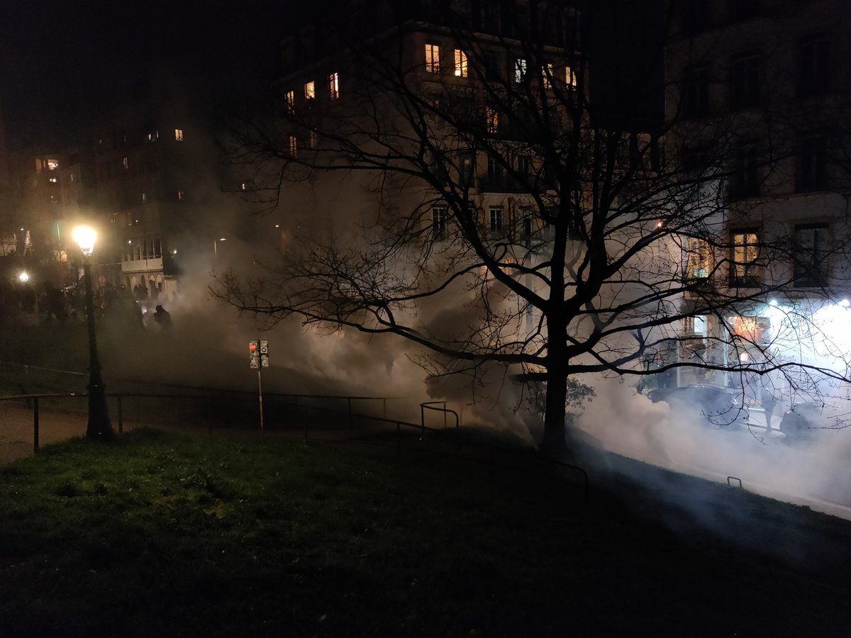 Theo_Bouh's tweet image. #macronexplosion ? #MacronOrdure !