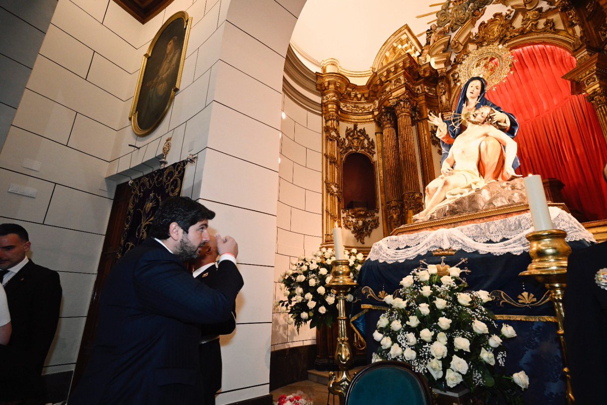 LopezMirasF's tweet photo. Día grande en Cartagena en la festividad de su Patrona. 

Lo celebramos junto a la alcaldesa @NoeliaArroyoHer y @ObispoCartagena, en la tradicional ofrenda de Oro a la Virgen de la Caridad. 

Un momento muy especial en el año del centenario de la coronación de la Virgen. https://t.co/MKsxh7rbRK