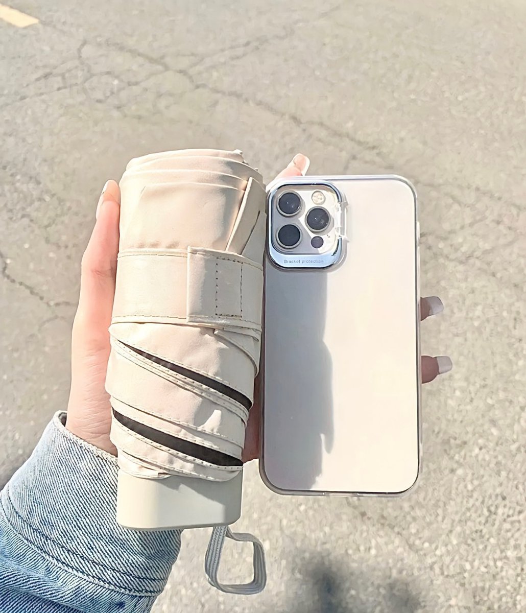 Rafstore4's tweet image. โฮร่ ในที่สุดก็เจอร่มที่ถูกใจสักที😭 ขนาดน้องตอนพับเล็กเท่าไอโฟนแต่กางออกมาแล้วน้องไม่เล็กเลย พกพาสะดวกมาก ไม่เปลืองพื้นที่ในกระเป๋า นนเบา โครงแข็งแรง กันฝนกัน UV ได้ดีเลย แดดประเทศไทยไม่สามารถทำอะไรเราได้อีกต่อไป