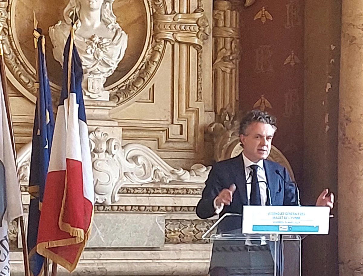 pguelman's tweet photo. #AMF89 | J’intervenais ce matin, à Sens, pour l'Assemblée Générale de @l_amf de l'Yonne avec @ChristopheBechu et tous les maires du @Departement89.
Plus que jamais, les élus ont besoin de notre proximité, d'interlocuteurs dédiés et connus. Nous leur garantissons ! https://t.co/e74gurUxmd