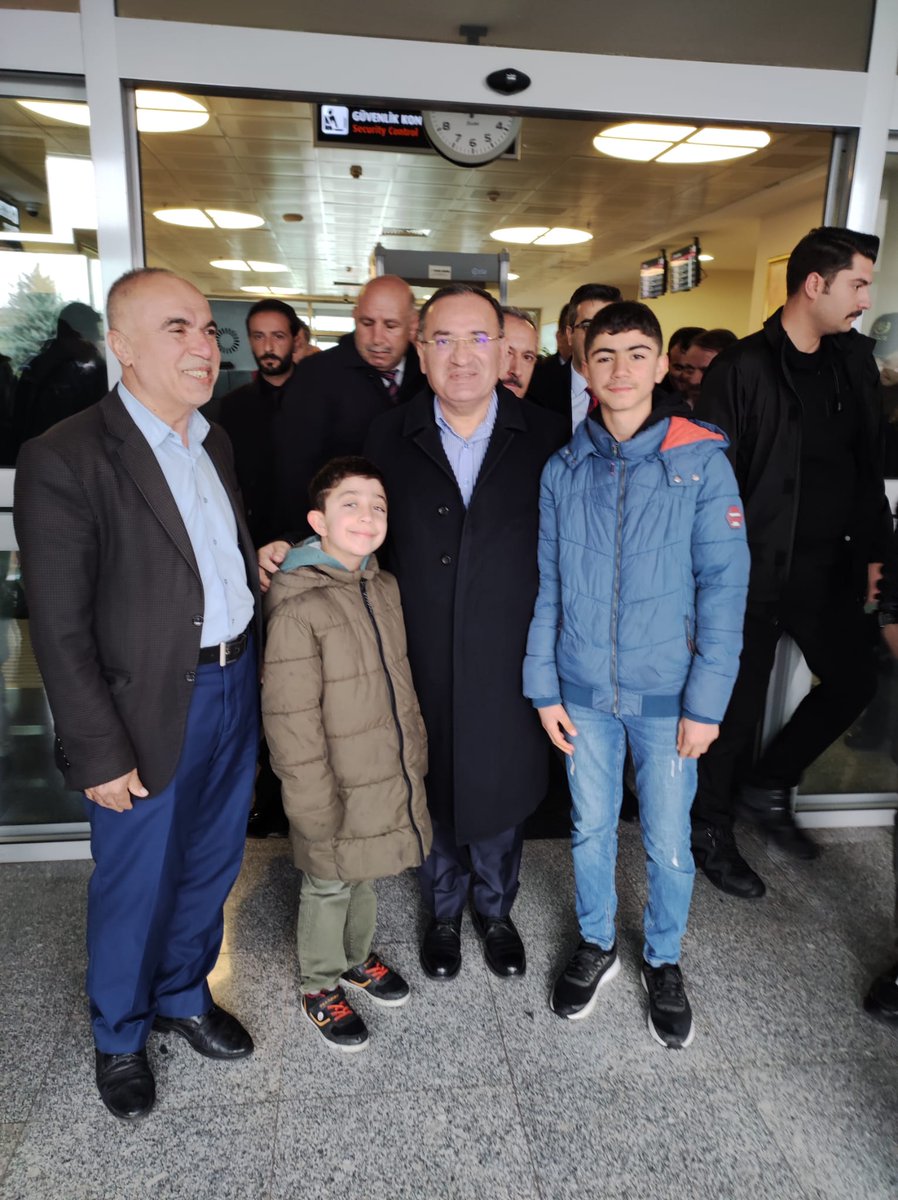 Bugün diyarbakırda adalet bakanımız sayın bekir bozdağ ve heyetini karşıladık.