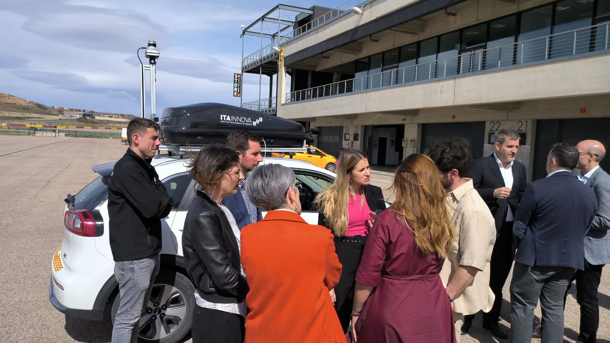 🚗🚘#5G
<a href="/AragonMotorLand/">MotorLand Aragón</a>  y <a href="/technoparkmotor/">Made in TechnoPark</a> serán muy pronto un laboratorio para el vehículo autónomo y conectado gracias al despliegue de la red 5G por <a href="/tuitAST/">AST</a> y al prototipo de vehículo desarrollado por @ITAINNOVA con 2,3 millones de inversión.

itainnova.es/blog/noticias/…