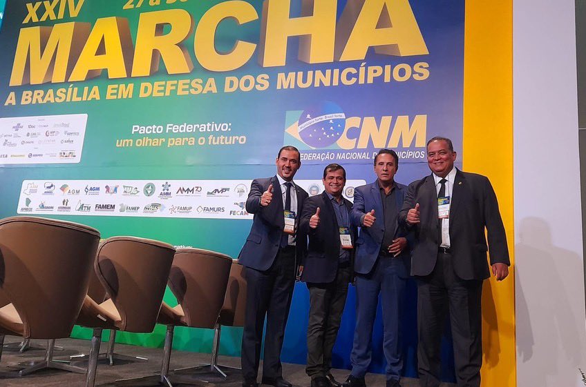 AscomATM's tweet photo. Parlamentares levam anúncios e mensagens positivas aos prefeitos durante a XXIV Marcha a Brasília 

Confira em 🔗 https://t.co/WKHdOrt7ie https://t.co/q1yw8znLi1
