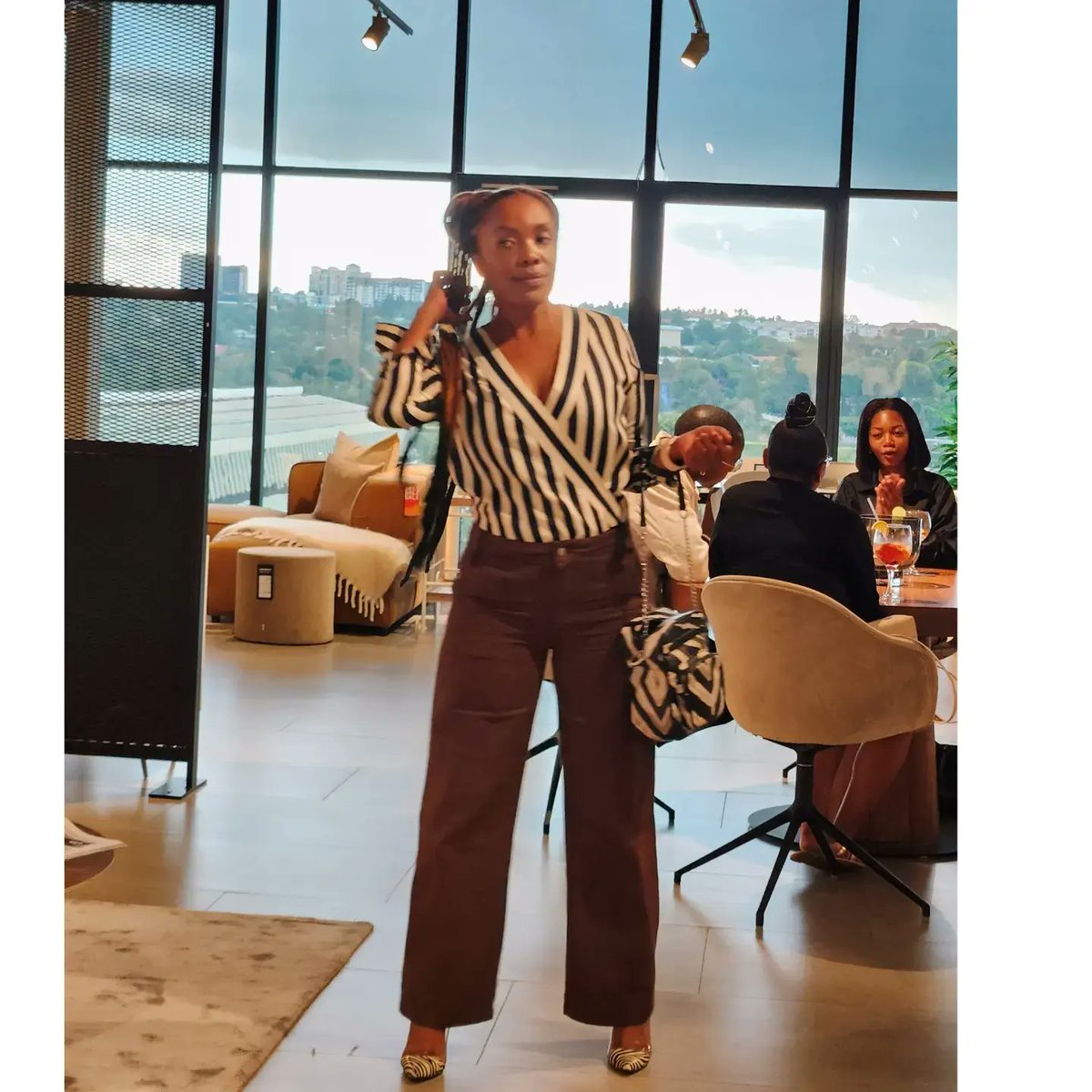 Tankisokomane's tweet image. Decorex and  Samsung Design Trends &amp;amp; Insights Event 🍥
Hosted by @SamsungSA
#DecorexJoburg 

🗞 @nowinsa 

 #decodesign  #déco 
#designmeetstechnology