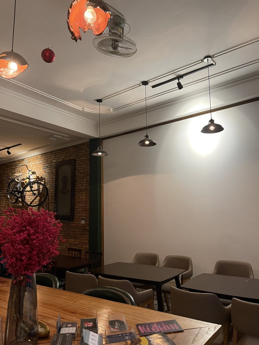 ホータイにあったHanoian Homeがリンランに移転とのこと! 場所こちら😃
https://t.co/H6ZLMBPTwF
ちなみに、姉妹店のHanoian baseはキンマー・トゥオンにあります😃
Bar Hanoian base
https://t.co/QxNtUdwFxd
リンランが更に盛り上がってきてますね👍
#ハノイ新店情報