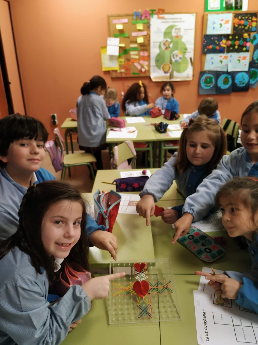 VReinaGijon's tweet photo. #primaria también participa en el #Viacrucis https://t.co/O3ydUNK1CR