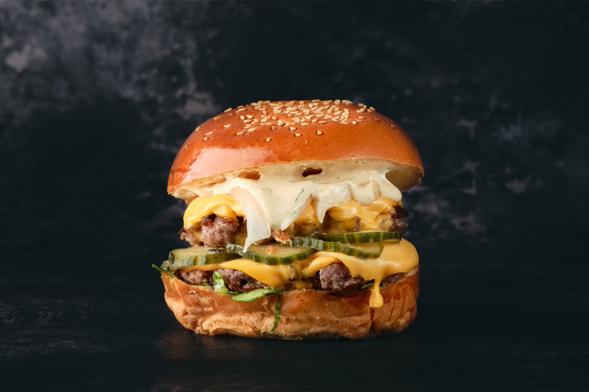 BUNSLONDON's tweet photo. With its juicy texture and flavourful toppings, BUNS burgers never disappoint ✅

The type of burger that'll get you out of the bed and bring you to us 🍔 https://t.co/wLd9IL4WIB