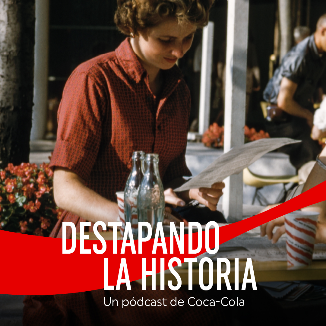 CocaColaEP_es's tweet photo. ¡70 años no se cumplen todos los días! 🎂 Y la mejor forma de conocerlos es escuchándolos.♥️ 

🎙Disfruta de nuestro podcast ‘Destapando la historia’, un viaje en el tiempo para rememorar juntos nuestra historia en España. 

¿Nos acompañas?👇#70CocaColaEspaña https://t.co/xPOB7yOC9j