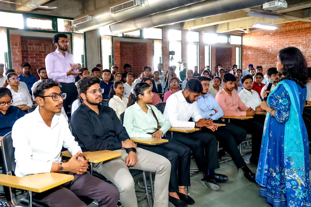 PSITKanpur2004's tweet photo. PSIT College of Higher Education hosted a session on Corporate Skills for Industry 4.0 by Ms. Priyanka Antervedi, Lead of Internal Communication and Employer Branding at Infosys Pune.
#psitkanpur #psitche #expertlecture #infosys #industry40 #bba #bca https://t.co/iSpwOTKK9S