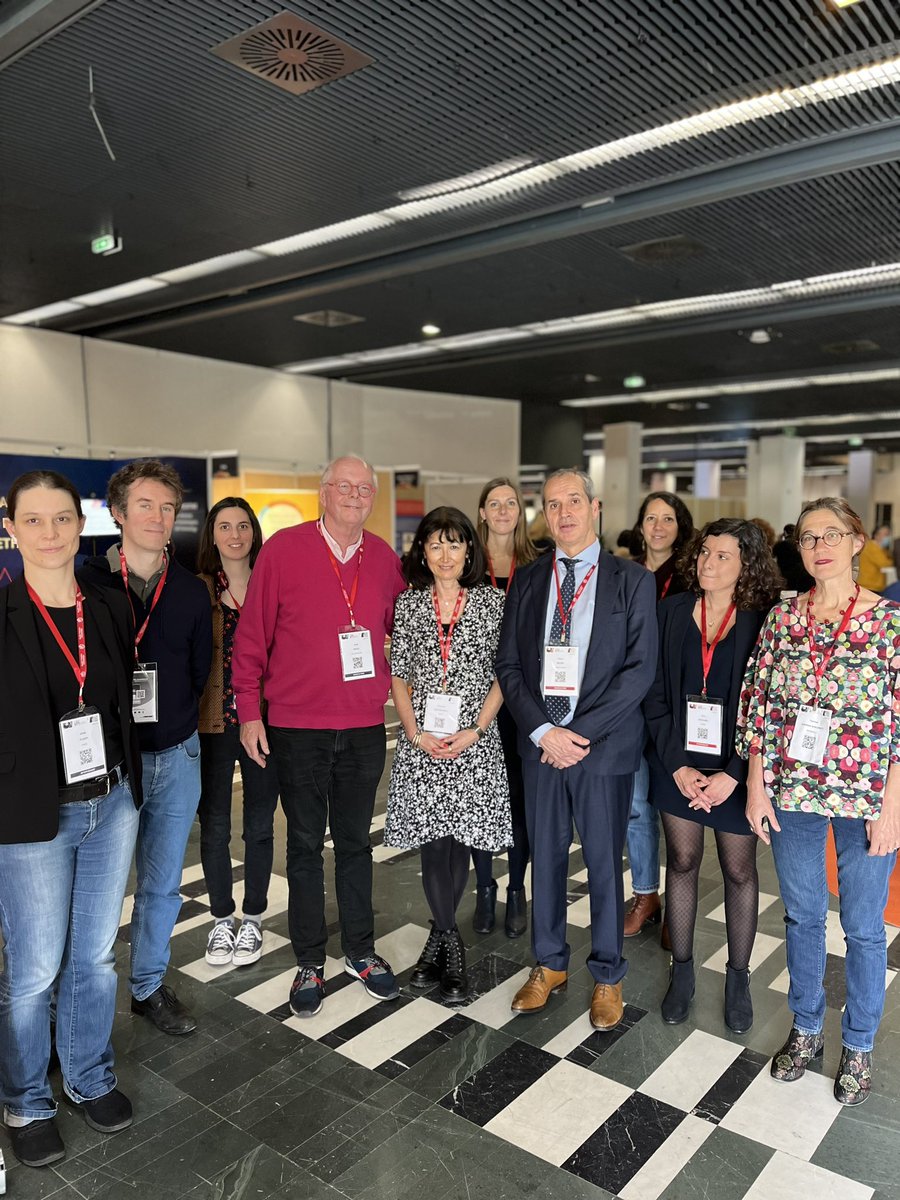 Force Hémato - Congrès de la Société Française d'Hématologie (SFH)
Les lauréats de l'appel d'offres 2022 étaient réunis à l'occasion du 43ème Congrès de la SFH autour des professeurs Florence NGUYEN KHAC et Yves GRUEL,
Merci à tous les donateurs qui soutiennent force Hemato