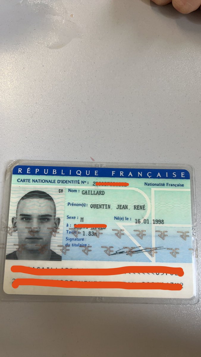 j’ai retrouvé une carte d’identité au carnaval de Caen, si jamais vous connaissez le propriétaire 
#CarnavalEtudiant #CarnavalCaen