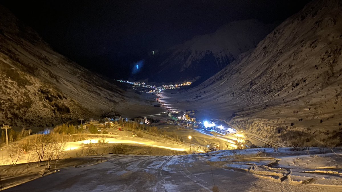 PongratzS's tweet photo. 03/2023 👍🏼😜🎿🌑⛷️🏂 #nightskiing in #galtür #ischgl #skiing #relaxifyoucan #tirol https://t.co/DzTBahIEBL
