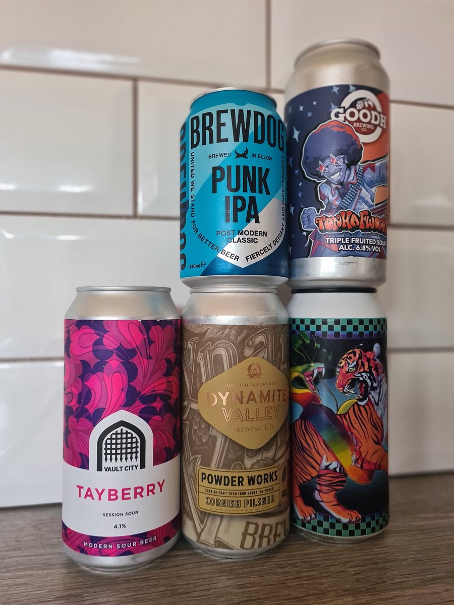 WrestleChaps's tweet photo. #WatchAlong tonight, and I've got a few bevs lined up for #WrestleCraft
@vaultcitybrew @DynamiteValley #Goodh @gang_mash x @NMBCo and a @BrewDog because the only thing anyone knows about me is that I drink #CraftBeer so I always get these for Christmas / Birthday. https://t.co/6PdZVnmmUs