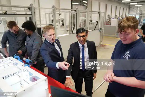 Didcot Sixth Form (@didcotsixthform) on Twitter photo DSF alumni Luke, currently completing an apprenticeship with <a href="/OAS_UKAEA/">OxfordshireAdvancedSkills</a> <a href="/UKAEAApprentice/">UKAEA Apprenticeship</a>, selected to speak to the PM this week about 3D printing. So great to see you enjoying and achieving in your work, Luke. Well done! DSF alumni Luke, currently completing an apprenticeship with <a href="/OAS_UKAEA/">OxfordshireAdvancedSkills</a> <a href="/UKAEAApprentice/">UKAEA Apprenticeship</a>, selected to speak to the PM this week about 3D printing. So great to see you enjoying and achieving in your work, Luke. Well done!
