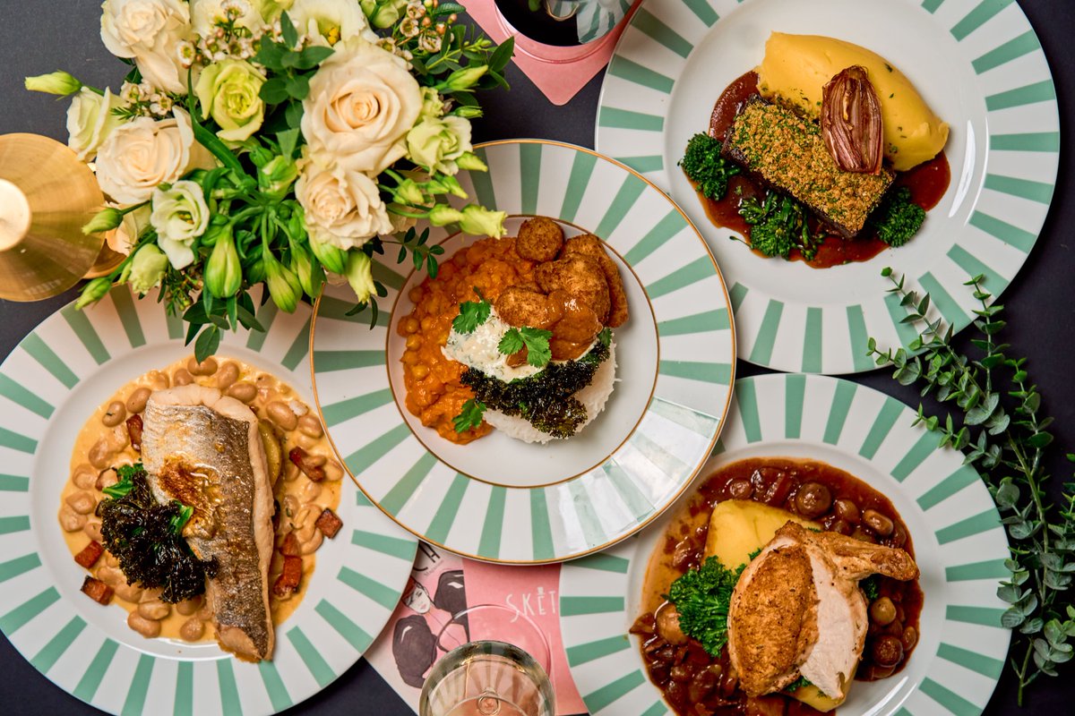 The perfect spread from Sketch ✨ 
Expertly crafted with love by our talented in-house Executive Chef Ali Honour and the team. 
What would you dig into first?🍽️

#dinnerdish #dahl #brasiedbeef #chicken #fish #sketchcorkcity #corkfoodie