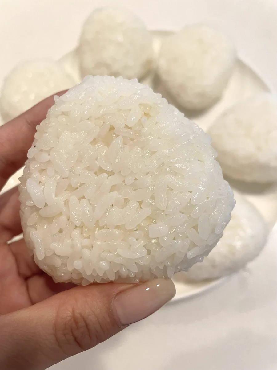 これで失敗しない！絶品塩にぎりの作り方が話題！