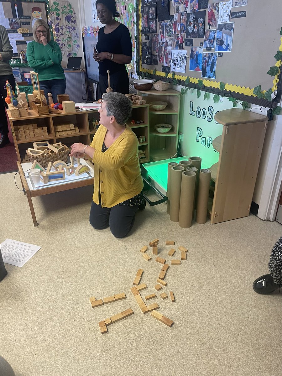 A great morning exploring Froebel’s gifts. Looking forward to this afternoon! #makingconnections #lawofopposites #openendedplay #blockplay #holisticlearning #exploring @dr_sramlouis @FroebelTrust
