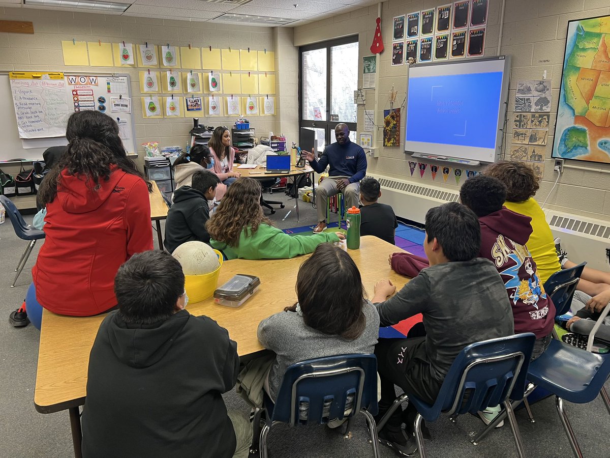 Yesterday’s speaker panel was incredibly inspirational! Thank you Mr. Bennett and Mrs. Buford for sharing your story! 🤩 <a href="/AcademyFcps/">Student Leadership Academy FCPS</a>