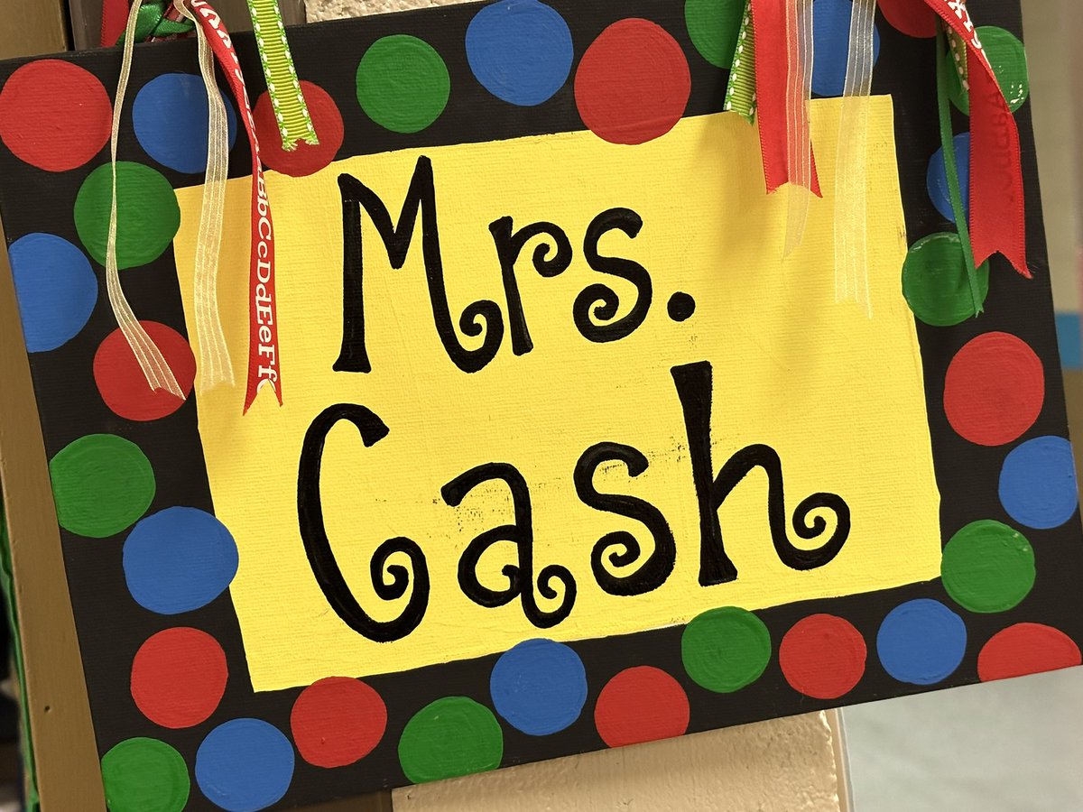 Landforms in room 17!@MontviewElemen1 #HandsOnLearning #FootprintsOnTheMoon