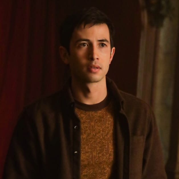 Un monde où les sorciers et les sorcières sont respectés et utilisent le son pour jeter des sorts... c'est Motherland Fort Salem. 

J'y interprète Adil, un jeune homme venant d'un peuple mystérieux 🤫

Disponible sur <a href="/DisneyPlusFR/">Disney+ FR</a> et <a href="/PrimeVideoFR/">Prime Video France</a> !