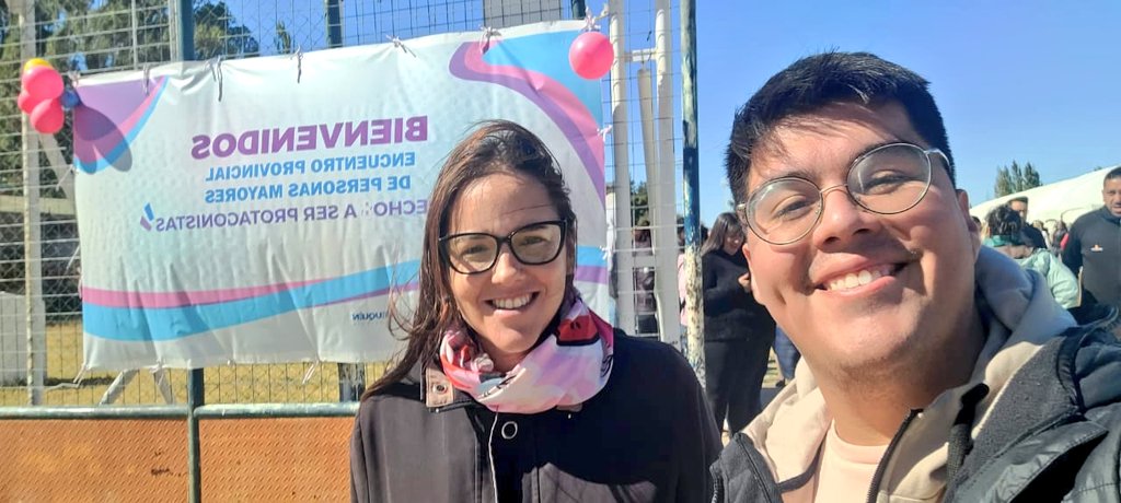prensa_gabriel's tweet photo. El Gobernador @OmarGutierrezOk Estuvo en el Encuentro de Adultos Mayores en el #Chocon. El evento junto a muchos abuelos de toda la Provincia Quien la Ministra @sofiasanucci fue la Anfitriona #SoyMaty https://t.co/ICP5Q9S2Bu