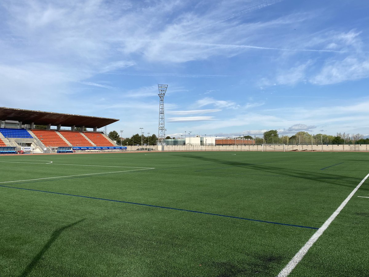 SFH_PSOE's tweet photo. Mañana es un gran día, estrenamos la
nueva pista de atletismo y césped del del campo de fútbol ‘Santiago del Pino’, y de la mejor manera… con el Torneo Internacional ‘IberCup’, que concentrará equipos de 50 países.

Nos mueve el deporte!! 
Seguimos💪🏻

#ElGobiernoDeLaGente https://t.co/DenQ47GsgN