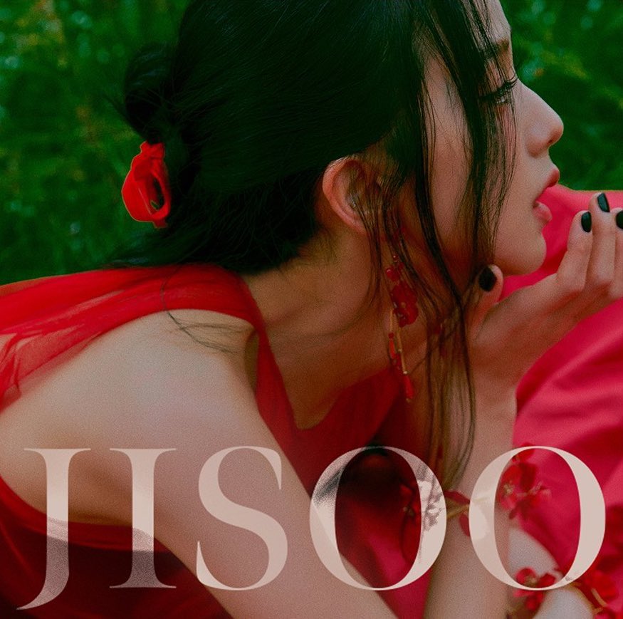 BBU_BLACKPINK's tweet photo. Highest 1st Day Sales by a Female Soloist on Hanteo:

#1 #JISOO ME — 852,873 *still counting*
#2 #LISA LALISA — 330,129
#3 #ROSÉ -R- — 282,674

#JISOO_Blooming_With_ME
#꽃처럼_피어난_지수_솔로 #JISOO #ME #FLOWER @BLACKPINK https://t.co/4NHW35E7Np