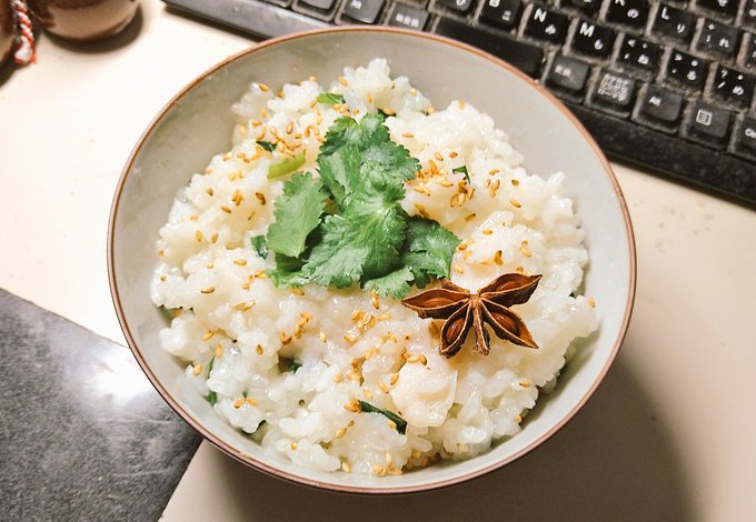 チヌの魚生粥(ユイシャンツォー) 