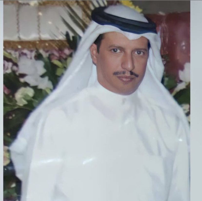MhmdSfr's tweet photo. الى والدي ومسندي رحمه الله :
-

على الطّاري الي زاد فالناظرين بكاي
يا كم ودي اقبّلْه واتعب على شكره
.
ابو نفس مرضيّه وابو ماقفٍ حمّاي
وابو قلبٍ ابيض غاب من مولده مَكره
.
عسى ينسقي قبره من الماطر الروّاي
كثر ما مشا بالطيب واغلاه واحتكره

#محمد_سفر_السفر https://t.co/VdOCoCBivT