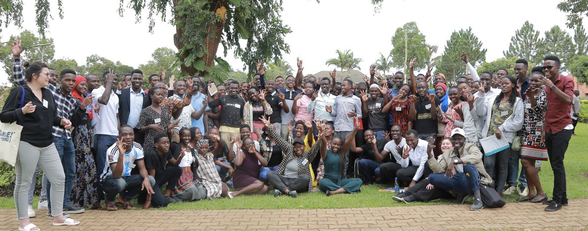We started @malengo in 2021 to support Ugandan students on their journey to a Bachelor's degree in Germany. That year, we admitted 10 students. In 2022, we admitted 30. Please meet the @malengo class of 2023: ONE HUNDRED AND TWENTY STUDENTS! Here's how we did it: 1/n