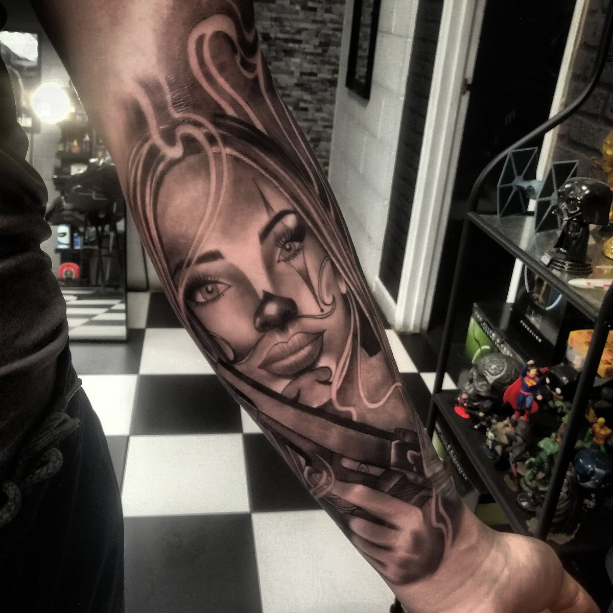 FerrisTattoos's tweet photo. #chicano #chicanotattoo #clowngirl #blackandgreytattoo #blackandgrey #tattoo #tattooist #tattoos #tattooartist #tattoostudio #tattooart #tatt #inkedup #ink #inkedup #inked https://t.co/DF6nd7y606