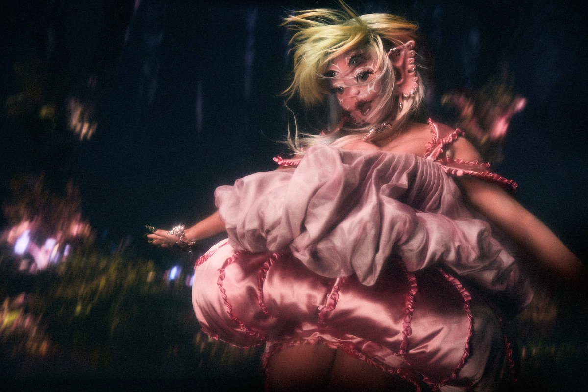 AnaInAction's tweet photo. Go stream Portals by Melanie Martinez 🫣 I’m really loving EVIL and BATTLE OF THE LARYNX. It’s helping me edit my videos for class 

@CM320Class #melaniemartin #melanie #PORTALS https://t.co/Otol9cYHl8