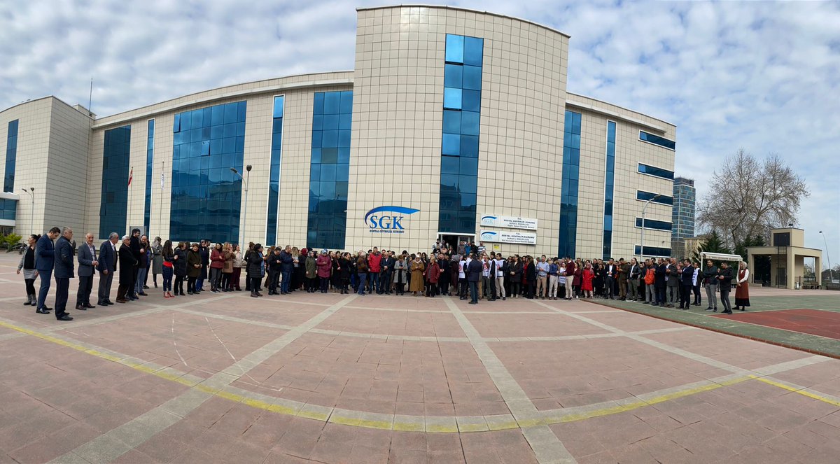 GursalMusa's tweet photo. Kaybedilen haklarımızı geri istiyoruz  #SGKisbirakiyor https://t.co/nR7mkfcUbI