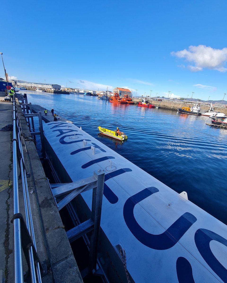 ronautica's tweet photo. 🤝We has supplied the pontoons for the Port Authority of Vigo as an access to the Nautilus underwater observatory that allows to see the flora and fauna of the estuary🐟

📸You can see the process we carried out: From transport, launching, assembly and inauguration. https://t.co/ikk6R40rE3