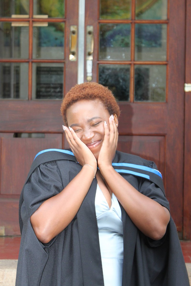 EdithMugadza's tweet photo. A graduate? Who me? 🥰🎓 https://t.co/Yp2EVbQ8SN
