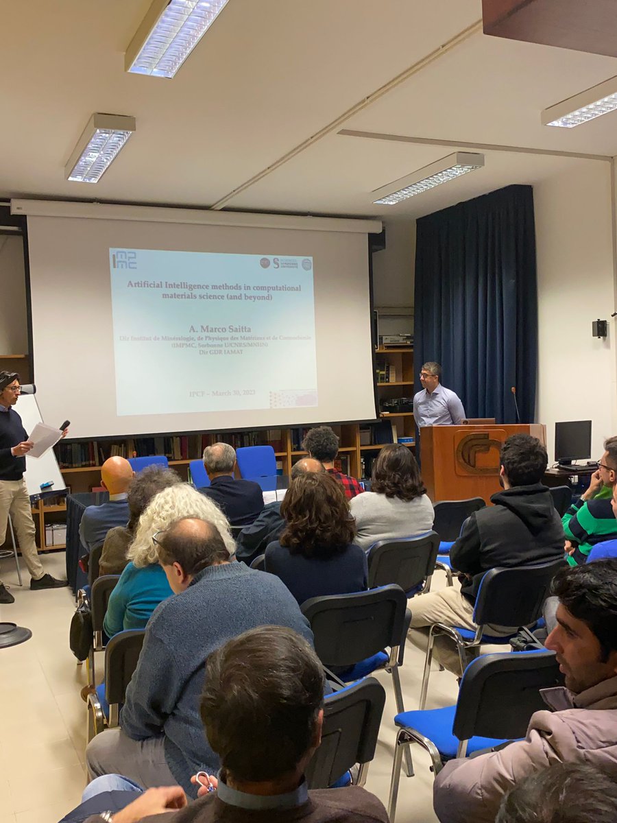 CnrIpcf's tweet photo. 🔬🥼🧪Scienza dei Materiali e #IntelligenzaArtificiale 🤖🧠🦾💻
Il Prof. A. M. Saitta, Direttore del Lab #IMPMC della #Sorbonne, ci porta alla frontiera di questo intrigante campo di ricerca dalla nostra sede di #Messina
#AppuntidiFisica #CNR #IPCF #AI #Abinitiosimulations https://t.co/y9pztjG331