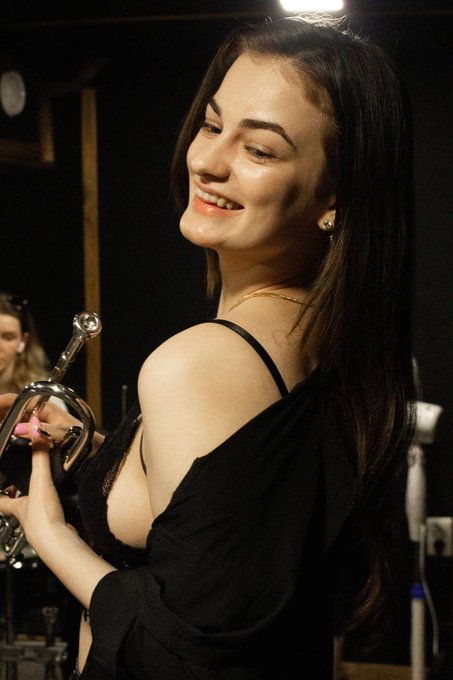 I like to play musical instruments🎺 #cute #music #OFgirls https://t.co/TNqojV7xn4<a href="/tag/cute"class="tags">#cute</a><a href="/tag/music"class="tags">#music</a><a href="/tag/ofgirls"class="tags"><span>#ofgirls</span></a>