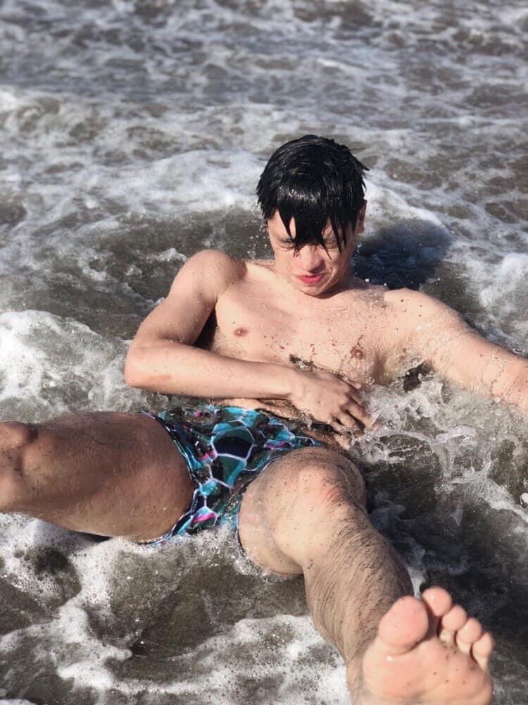 dumpikid's tweet photo. Search "water" in your camera roll and quote your favorite https://t.co/bodd9fo9Js